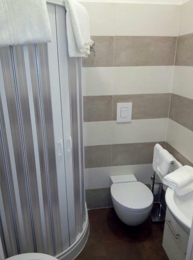 Bed and Breakfast Gradoni Di Chiaia Twenty Three Neapel Exterior foto