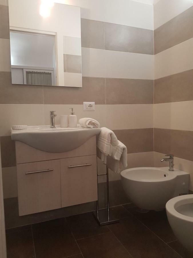 Bed and Breakfast Gradoni Di Chiaia Twenty Three Neapel Exterior foto